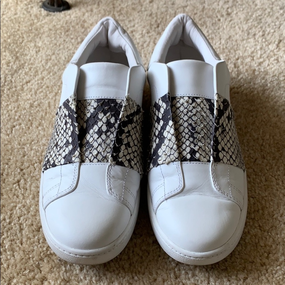 Vince Camuto Sneakers White with Snake texture